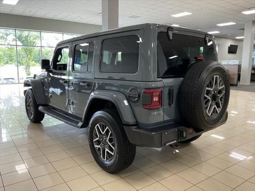 2024 Jeep Wrangler 4-Door Sahara 4x4