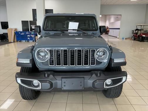 2024 Jeep Wrangler 4-Door Sahara 4x4
