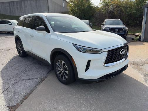 2023 INFINITI QX60 Pure