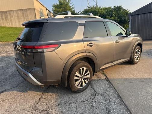 2024 Nissan Pathfinder SL 4WD
