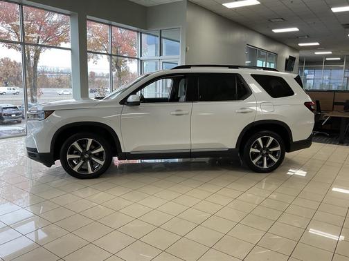 2024 Honda Pilot Touring 8-Passenger