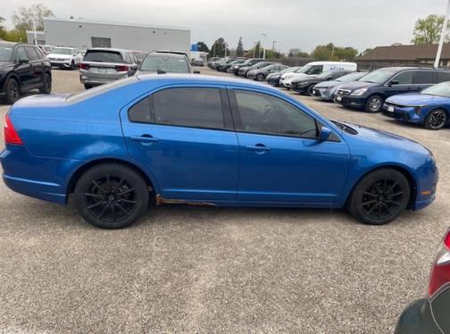 Blue 2011 Ford Fusion SE