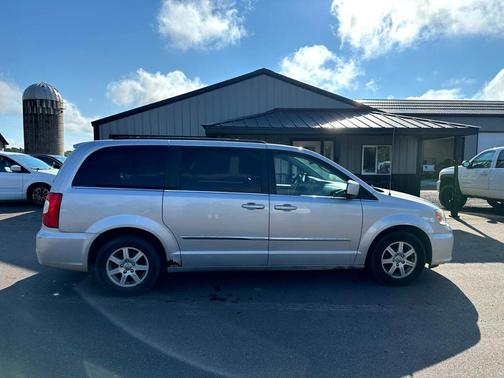 2012 Chrysler Town & Country Touring