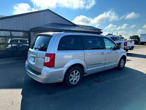 2012 Chrysler Town & Country Touring