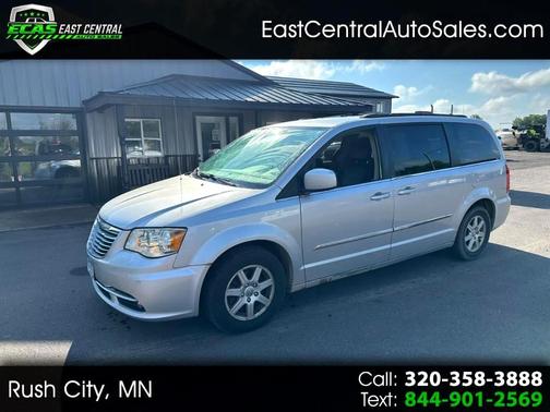 2012 Chrysler Town & Country Touring