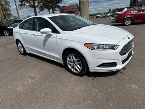 White 2014 Ford Fusion SE