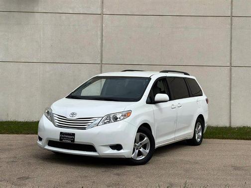 2016 Toyota Sienna LE