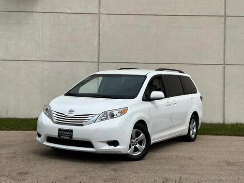 2016 Toyota Sienna LE