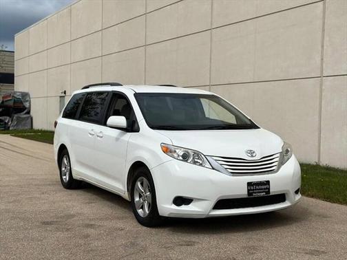 2016 Toyota Sienna LE