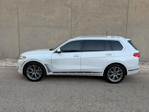 Mineral White Metallic 2020 BMW X7 xDrive40i
