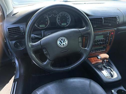 2002 Volkswagen Passat GLX V6 4Motion