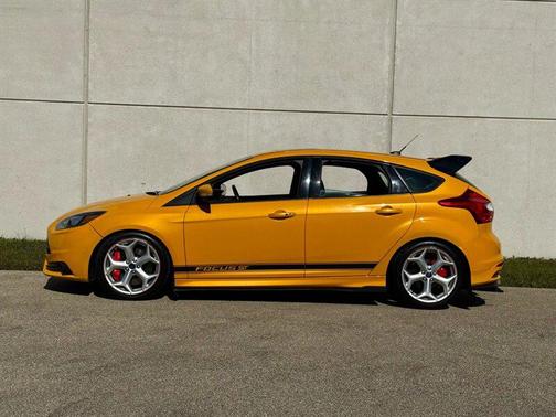 Tangerine Scream Tri-Coat 2013 Ford Focus ST