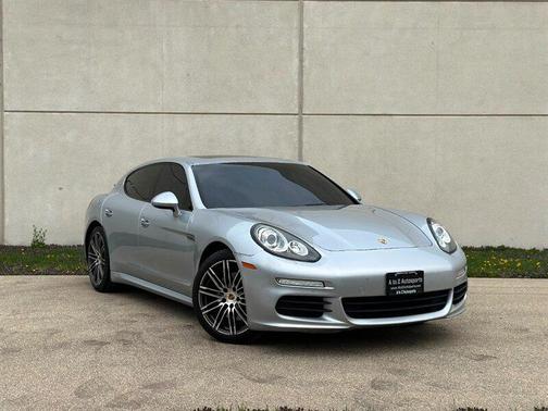 2015 Porsche Panamera 4