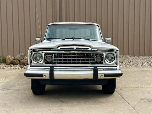 1984 Jeep Grand Wagoneer 4dr