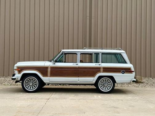 1984 Jeep Grand Wagoneer 4dr