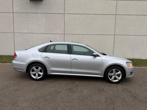 2012 Volkswagen Passat Base