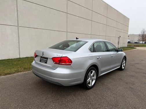 2012 Volkswagen Passat Base