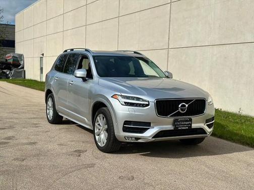 2019 Volvo XC90 T6 Momentum