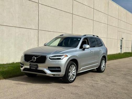 2019 Volvo XC90 T6 Momentum