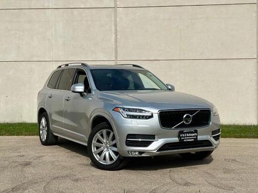 2019 Volvo XC90 T6 Momentum