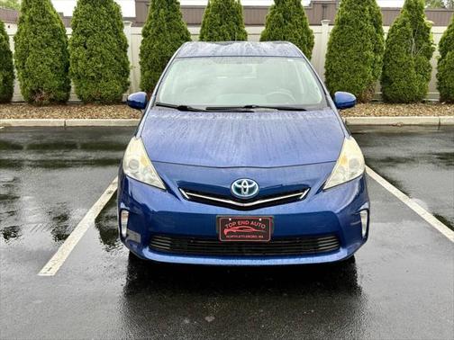 2013 Toyota Prius v Five