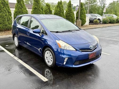 2013 Toyota Prius v Five