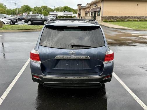 2013 Toyota Highlander SE