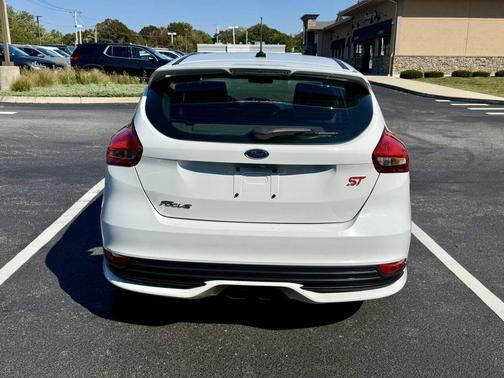 2017 Ford Focus ST 