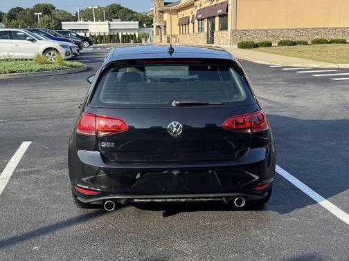2015 Volkswagen Golf GTI 2.0T SE 4-Door