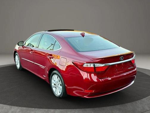 2015 Lexus ES 300h Base