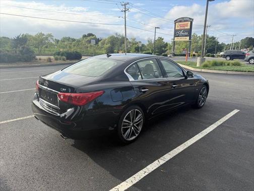 2015 INFINITI Q50 Premium
