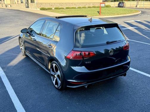 2015 Volkswagen Golf GTI 2.0T SE 4-Door