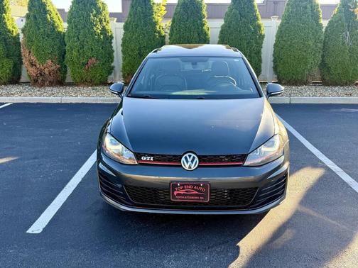 2015 Volkswagen Golf GTI 2.0T SE 4-Door