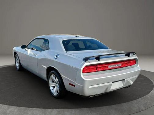 2009 Dodge Challenger SE