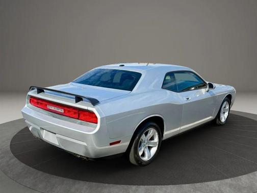 2009 Dodge Challenger SE