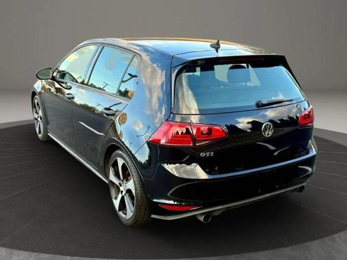 2016 Volkswagen Golf GTI 2.0T S 4-Door