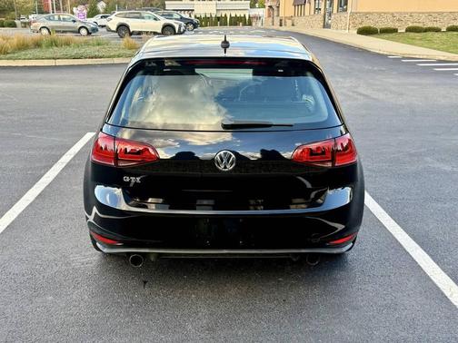 2016 Volkswagen Golf GTI 2.0T S 4-Door