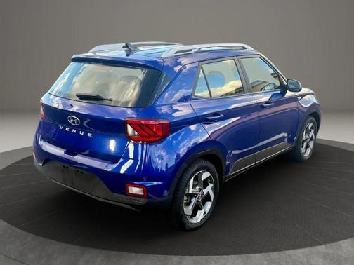 2021 Hyundai VENUE SEL