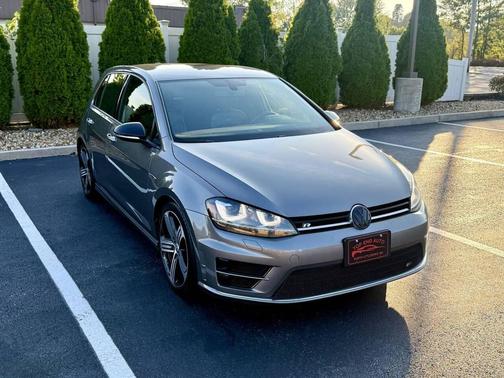2016 Volkswagen Golf R 2.0T DSG
