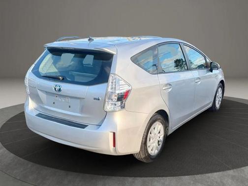 2014 Toyota Prius v Two