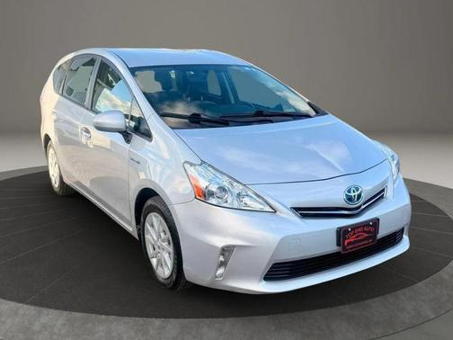 2014 Toyota Prius v Two