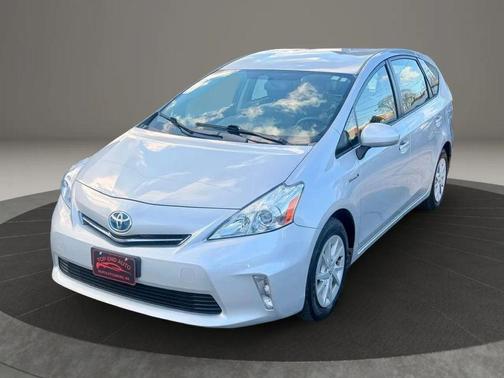 2014 Toyota Prius v Two