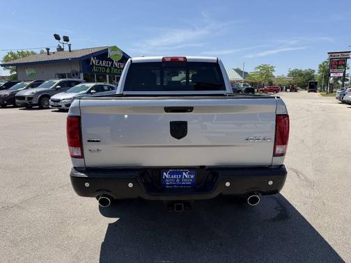 Bright Silver Metallic Clear Coat 2017 RAM 1500 SLT