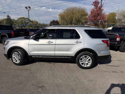 Ingot Silver 2019 Ford Explorer XLT