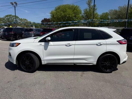 Star White Metallic Tri-Coat 2022 Ford Edge ST Line
