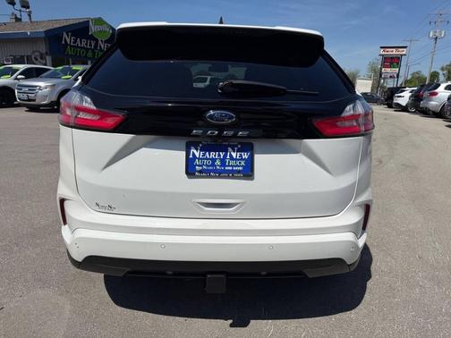 Star White Metallic Tri-Coat 2022 Ford Edge ST Line