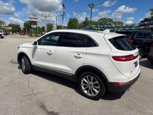 White Platinum Metallic Tri-Coat 2017 Lincoln MKC Select