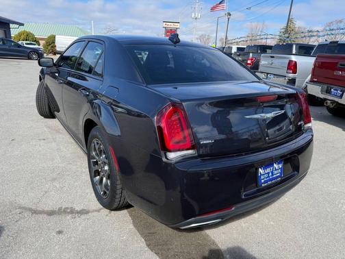 2017 Chrysler 300 S