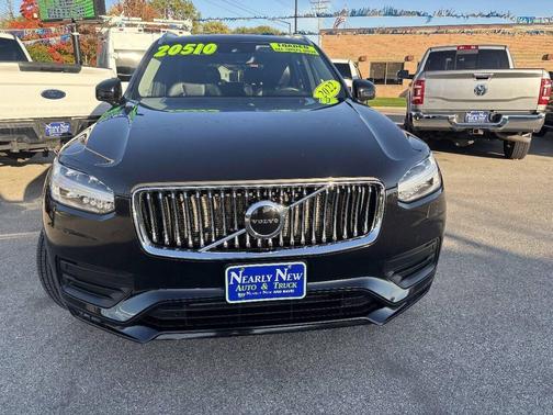 Onyx Black Metallic 2022 Volvo XC90 T5 Momentum