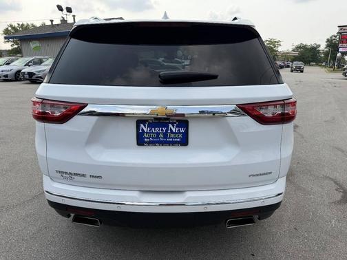 Summit White 2019 Chevrolet Traverse Premier